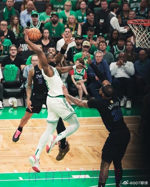 杰伦-布朗翻身跳投弹出篮框，凯尔特人103-104不敌活塞